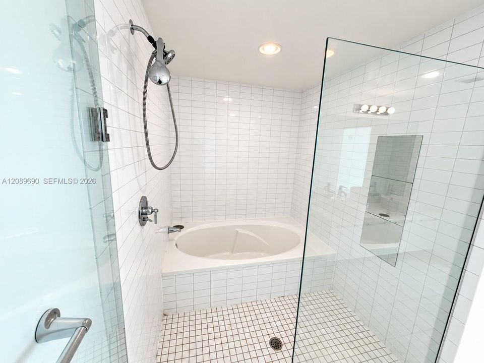 For Rent: $3,500 (1 beds, 1 baths, 948 Square Feet)