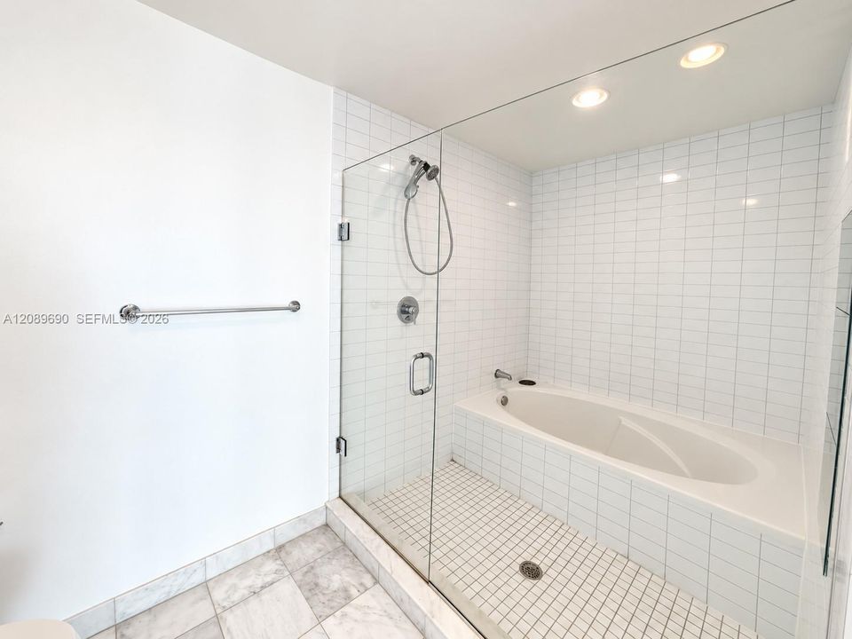 For Rent: $3,500 (1 beds, 1 baths, 948 Square Feet)