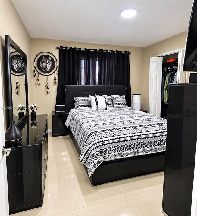 En Venta: $669,000 (4 camas, 2 baños, 1909 Pies cuadrados)
