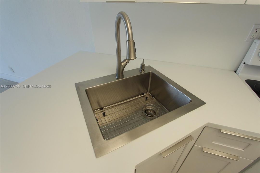 В аренду: $1,800 (1 спален, 1 ванн, 605 Квадратных фут)