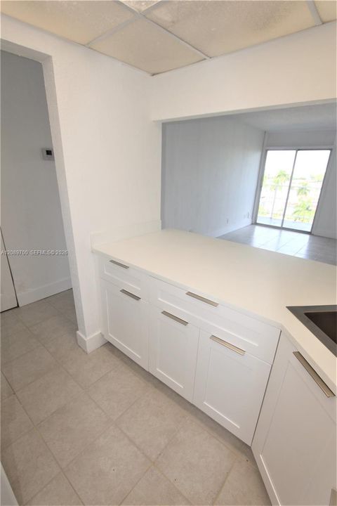 В аренду: $1,800 (1 спален, 1 ванн, 605 Квадратных фут)