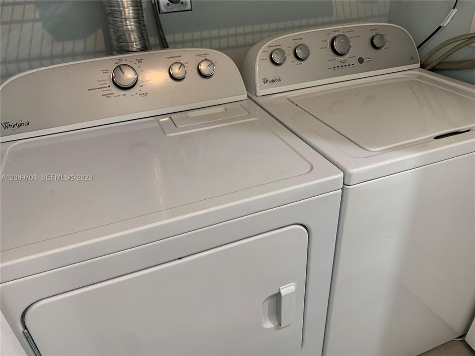 Full Size Washer/Dryer