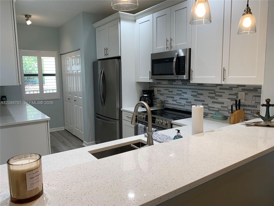 For Sale: $410,000 (2 beds, 2 baths, 1135 Square Feet)