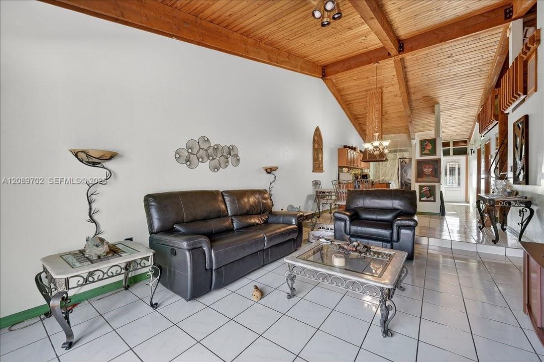 En Venta: $399,900 (2 camas, 2 baños, 1196 Pies cuadrados)