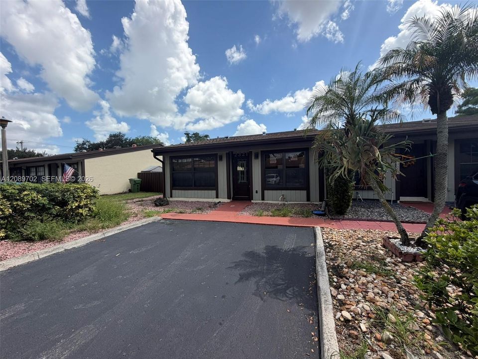 En Venta: $399,900 (2 camas, 2 baños, 1196 Pies cuadrados)
