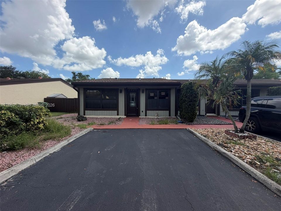 En Venta: $399,900 (2 camas, 2 baños, 1196 Pies cuadrados)