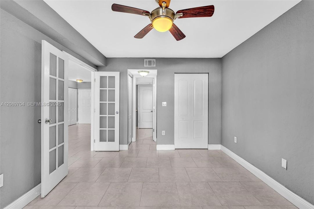 For Rent: $1,995 (1 beds, 1 baths, 862 Square Feet)