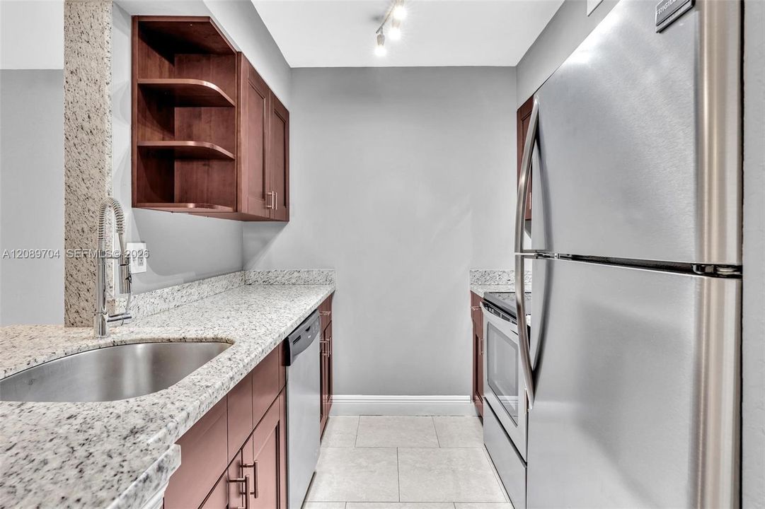 For Rent: $1,995 (1 beds, 1 baths, 862 Square Feet)