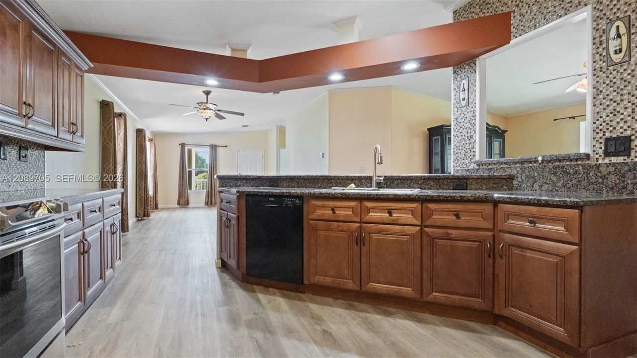На продажу: $124,900 (3 спален, 2 ванн, 0 Квадратных фут)