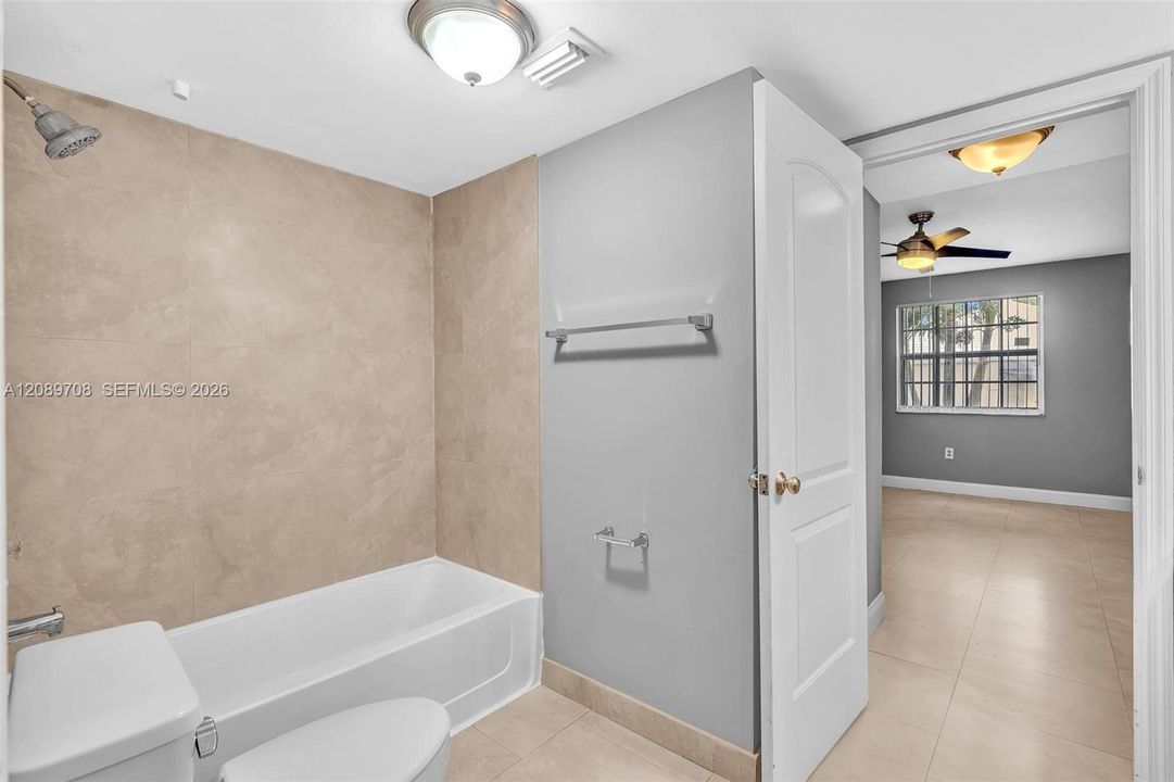 For Rent: $1,895 (1 beds, 1 baths, 844 Square Feet)