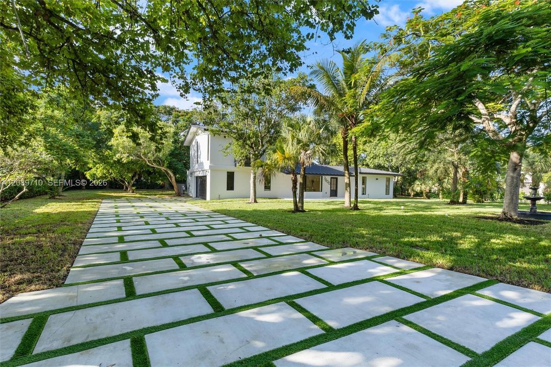 En Venta: $1,995,000 (4 camas, 3 baños, 2314 Pies cuadrados)