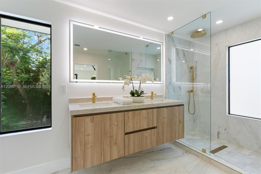 En Venta: $1,995,000 (4 camas, 3 baños, 2314 Pies cuadrados)
