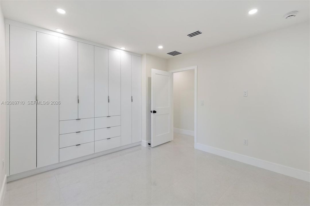En Venta: $1,995,000 (4 camas, 3 baños, 2314 Pies cuadrados)