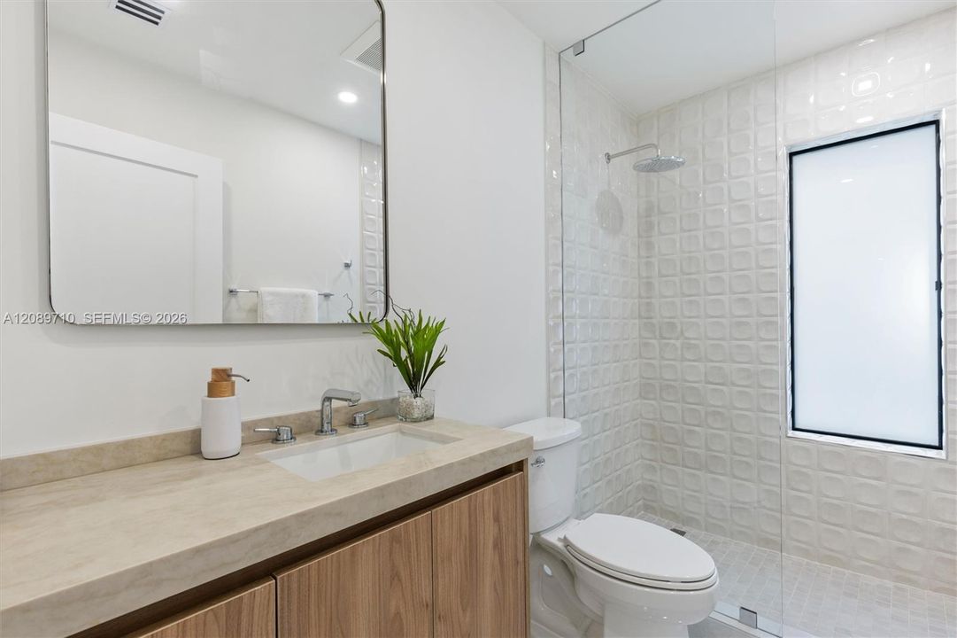 En Venta: $1,995,000 (4 camas, 3 baños, 2314 Pies cuadrados)