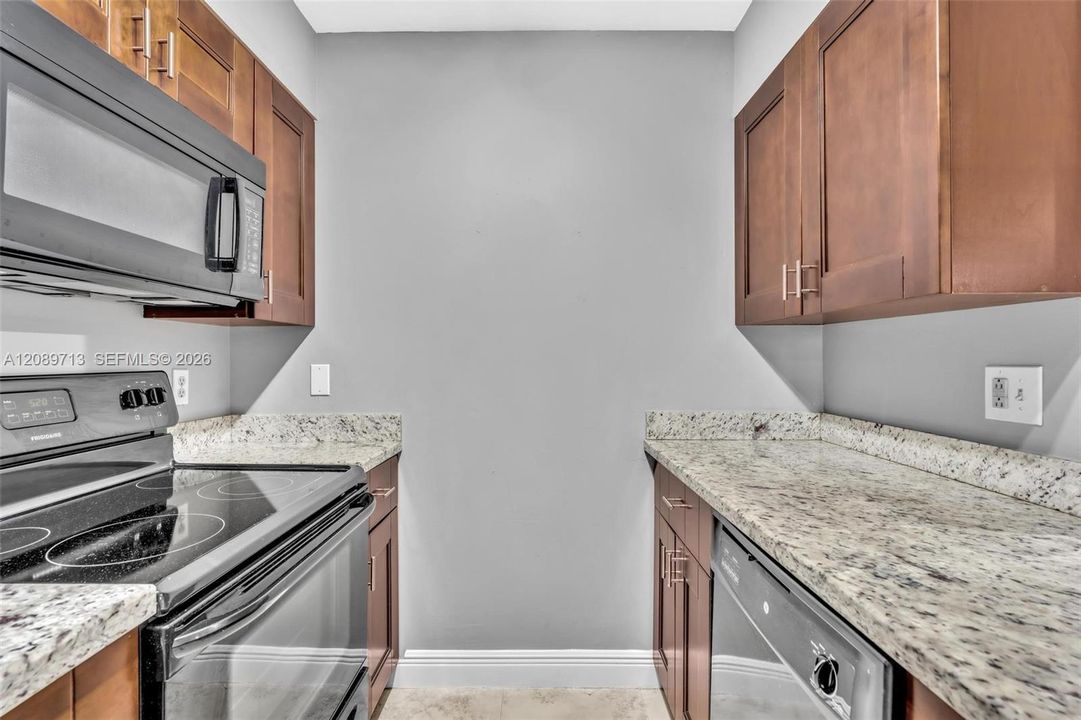 В аренду: $1,995 (1 спален, 1 ванн, 786 Квадратных фут)