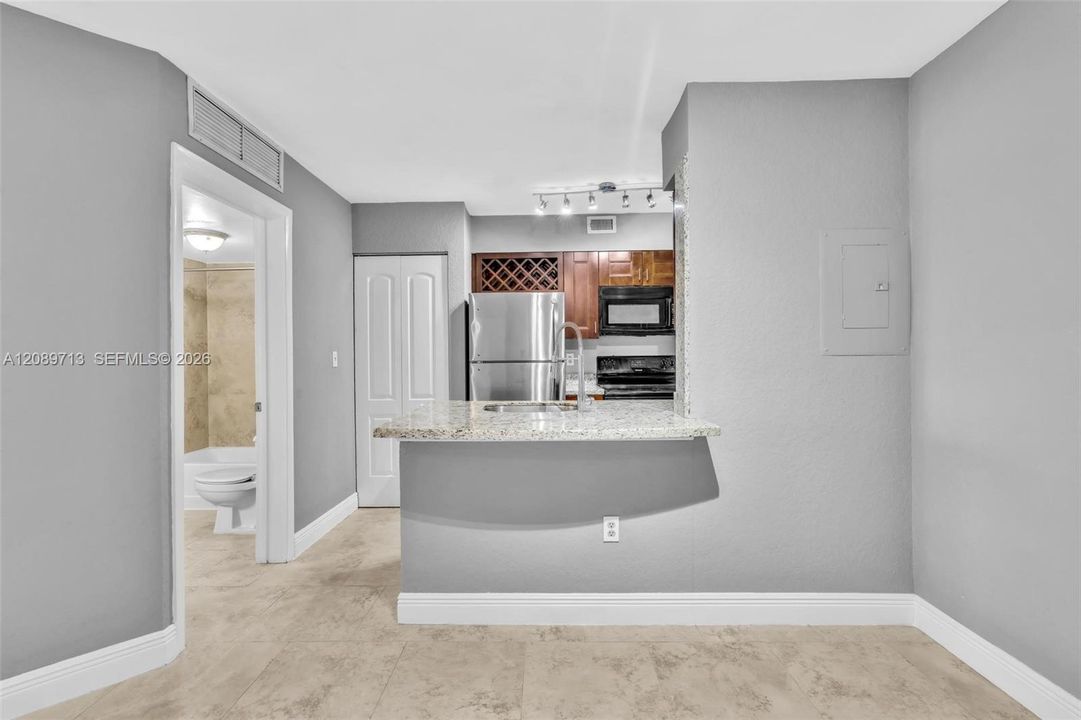 В аренду: $1,995 (1 спален, 1 ванн, 786 Квадратных фут)