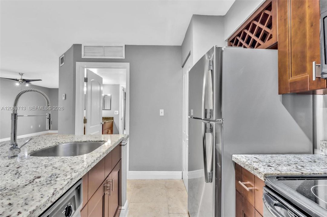 В аренду: $1,995 (1 спален, 1 ванн, 786 Квадратных фут)