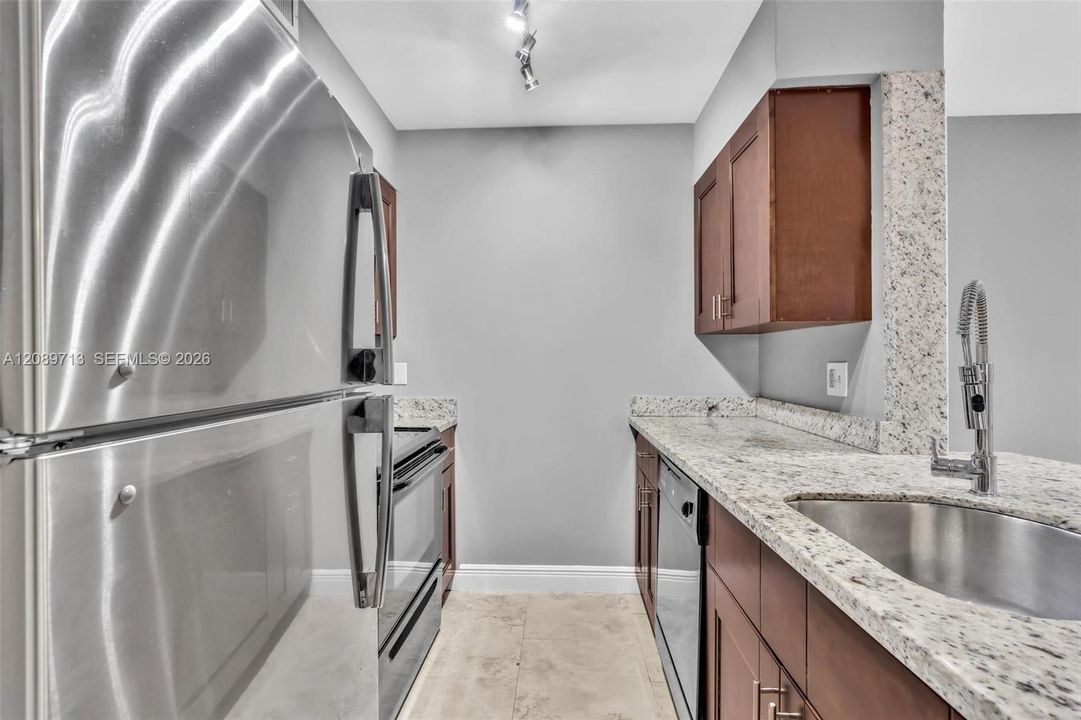 В аренду: $1,995 (1 спален, 1 ванн, 786 Квадратных фут)
