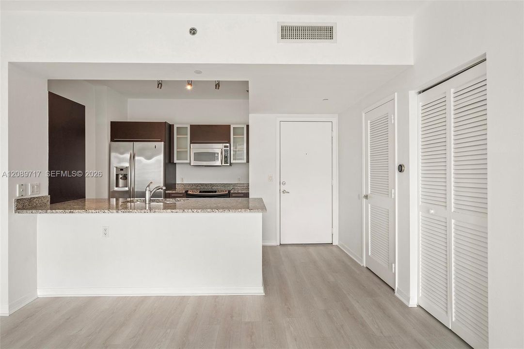 En Venta: $475,000 (1 camas, 1 baños, 702 Pies cuadrados)