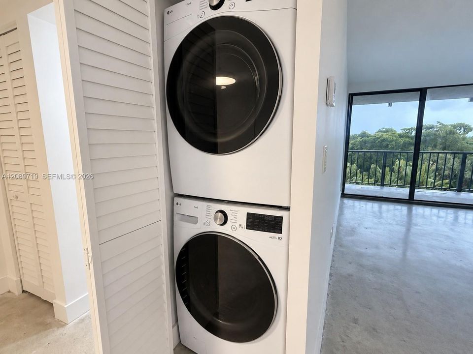 В аренду: $3,300 (1 спален, 1 ванн, 1380 Квадратных фут)