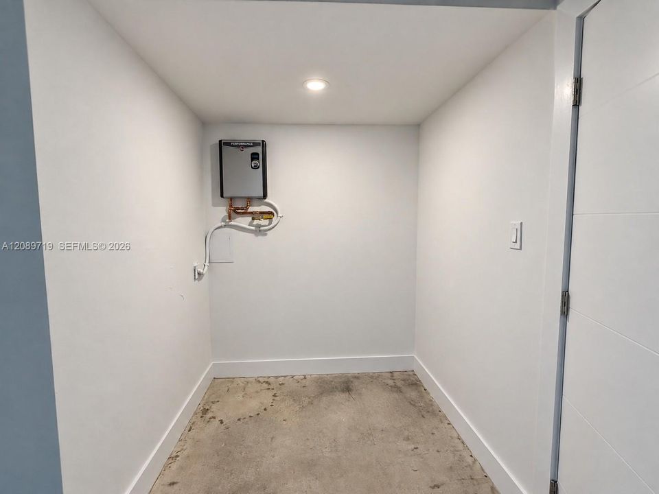 В аренду: $3,300 (1 спален, 1 ванн, 1380 Квадратных фут)