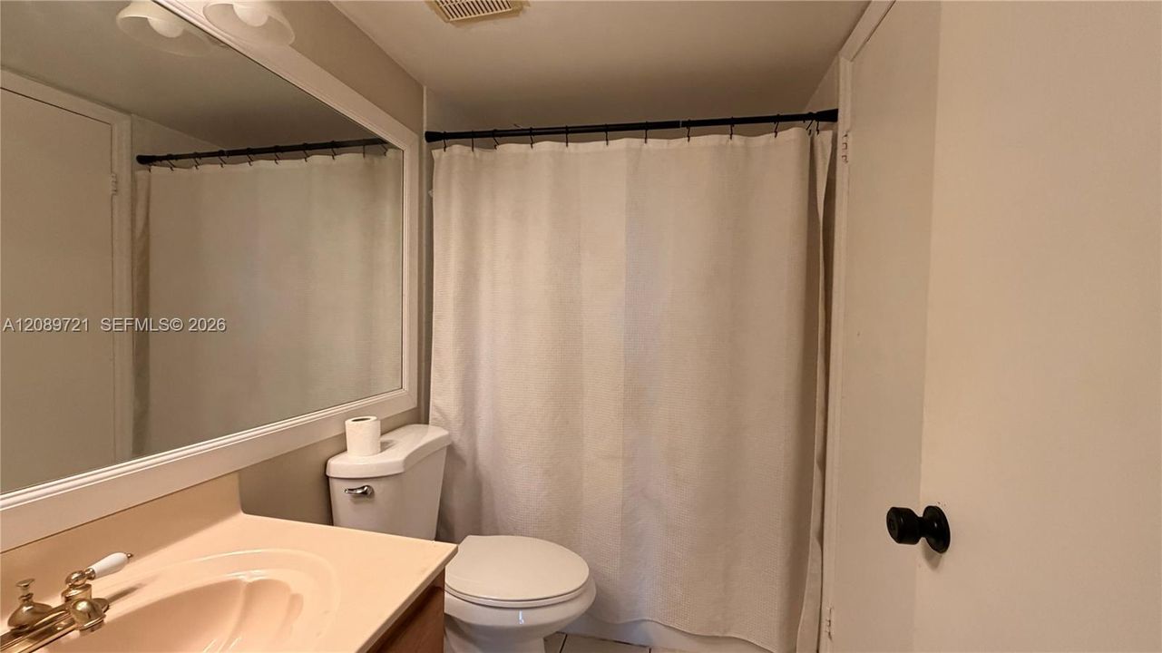 В аренду: $2,400 (2 спален, 2 ванн, 1075 Квадратных фут)