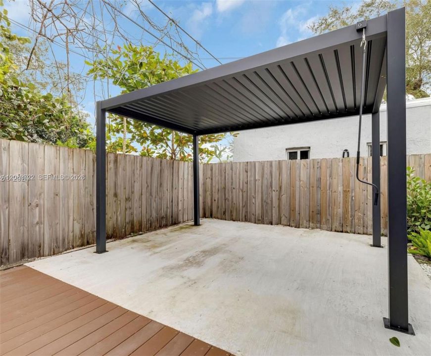 For Rent: $4,200 (3 beds, 2 baths, 1204 Square Feet)