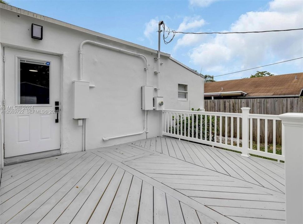 For Rent: $4,200 (3 beds, 2 baths, 1204 Square Feet)