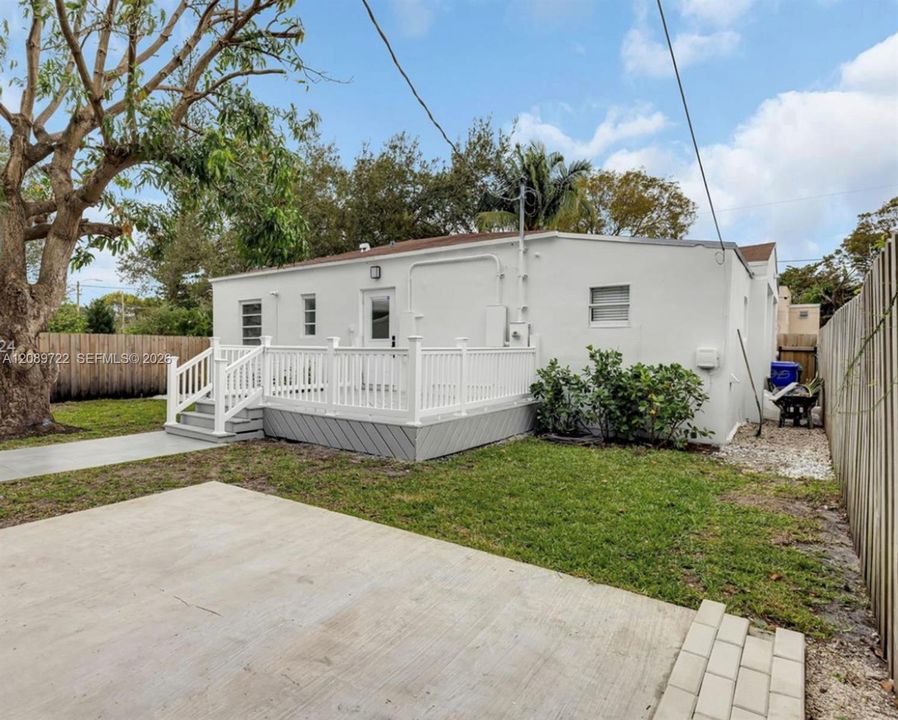 For Rent: $4,200 (3 beds, 2 baths, 1204 Square Feet)
