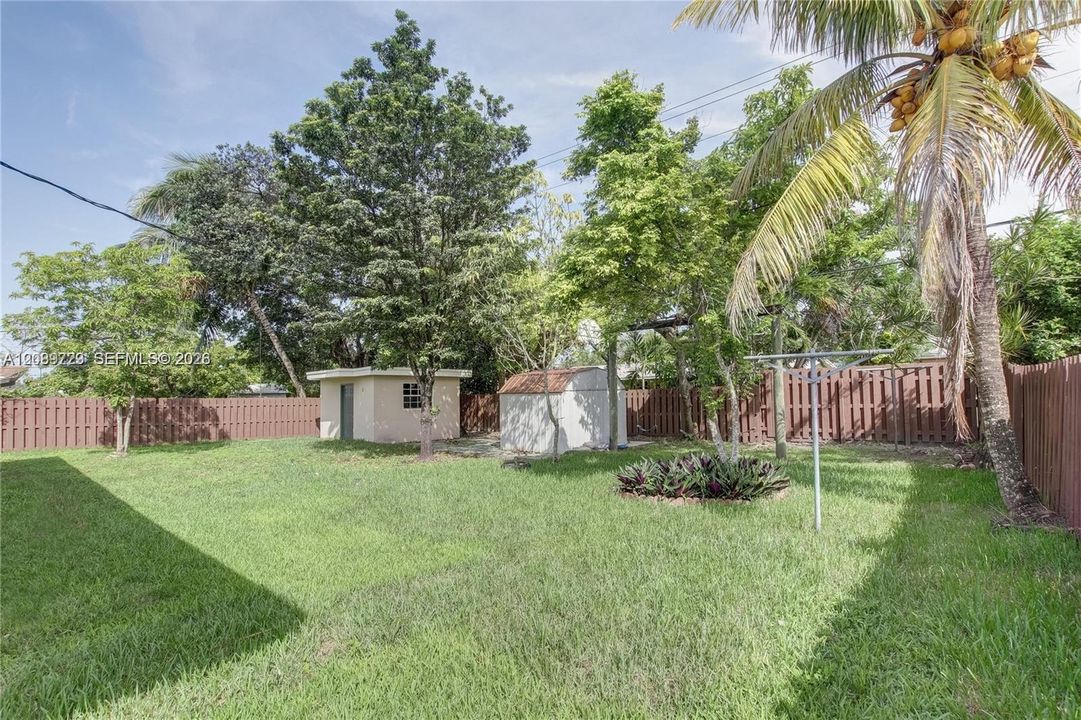 For Sale: $770,000 (5 beds, 3 baths, 2818 Square Feet)