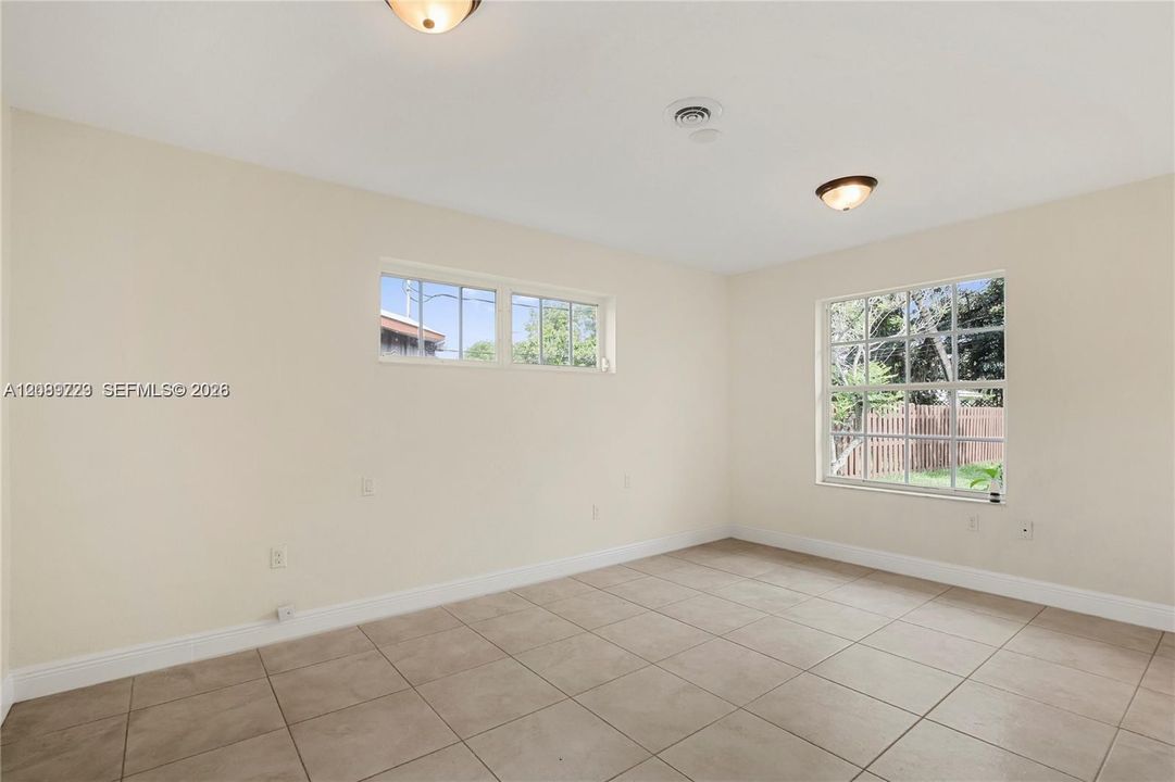 For Sale: $770,000 (5 beds, 3 baths, 2818 Square Feet)