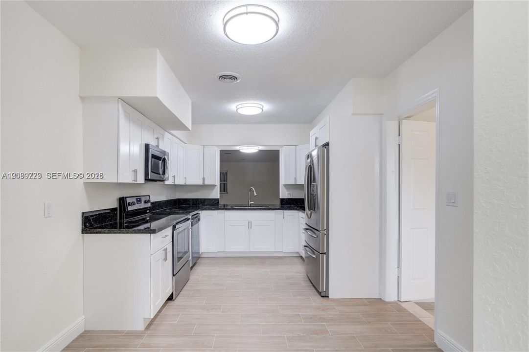For Sale: $770,000 (5 beds, 3 baths, 2818 Square Feet)