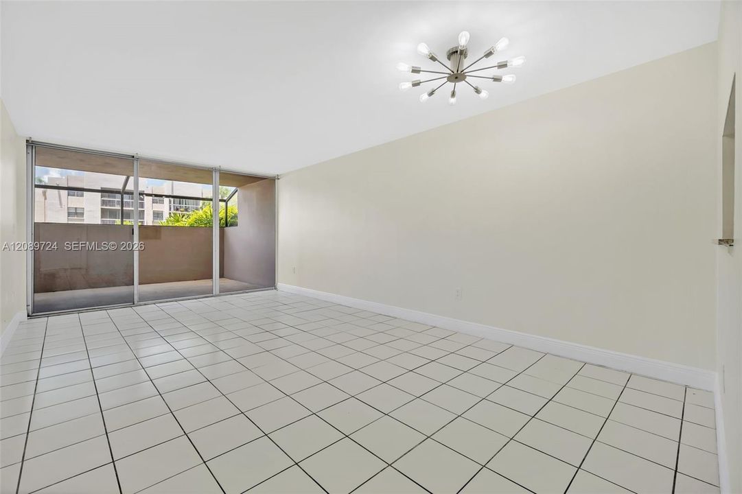 For Sale: $280,000 (2 beds, 2 baths, 936 Square Feet)