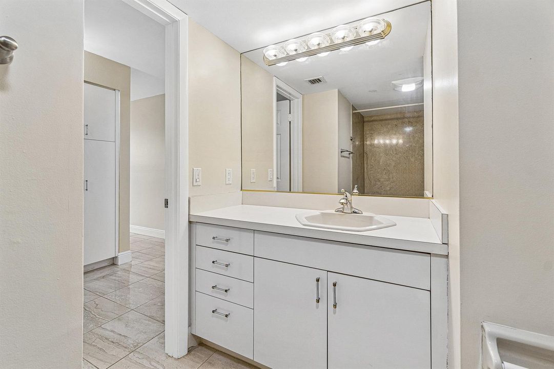 Primary bath