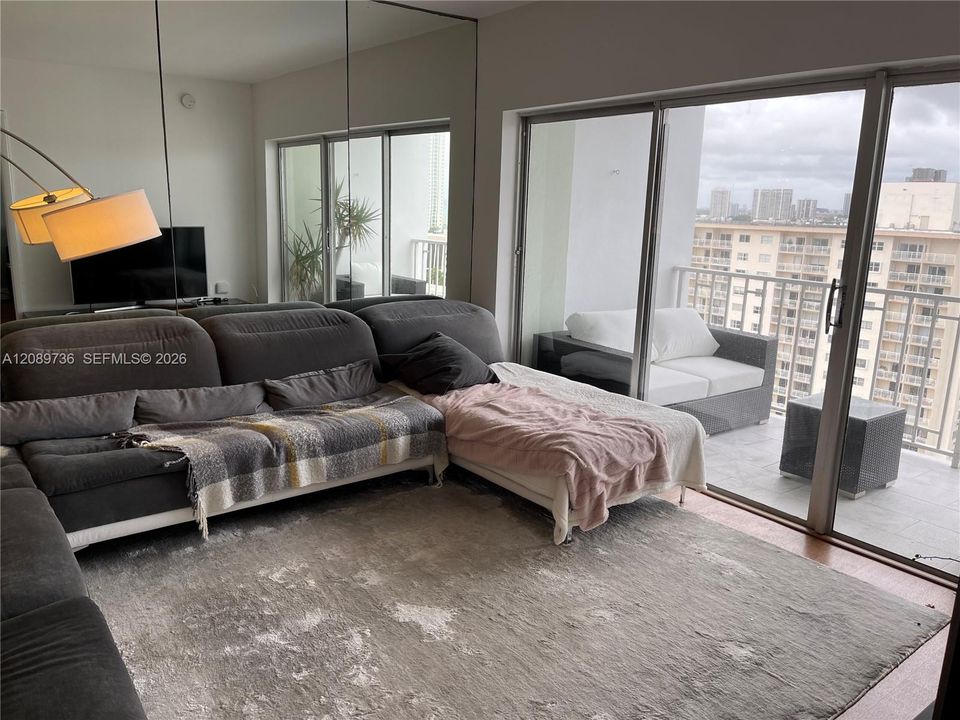 В аренду: $2,250 (1 спален, 1 ванн, 762 Квадратных фут)