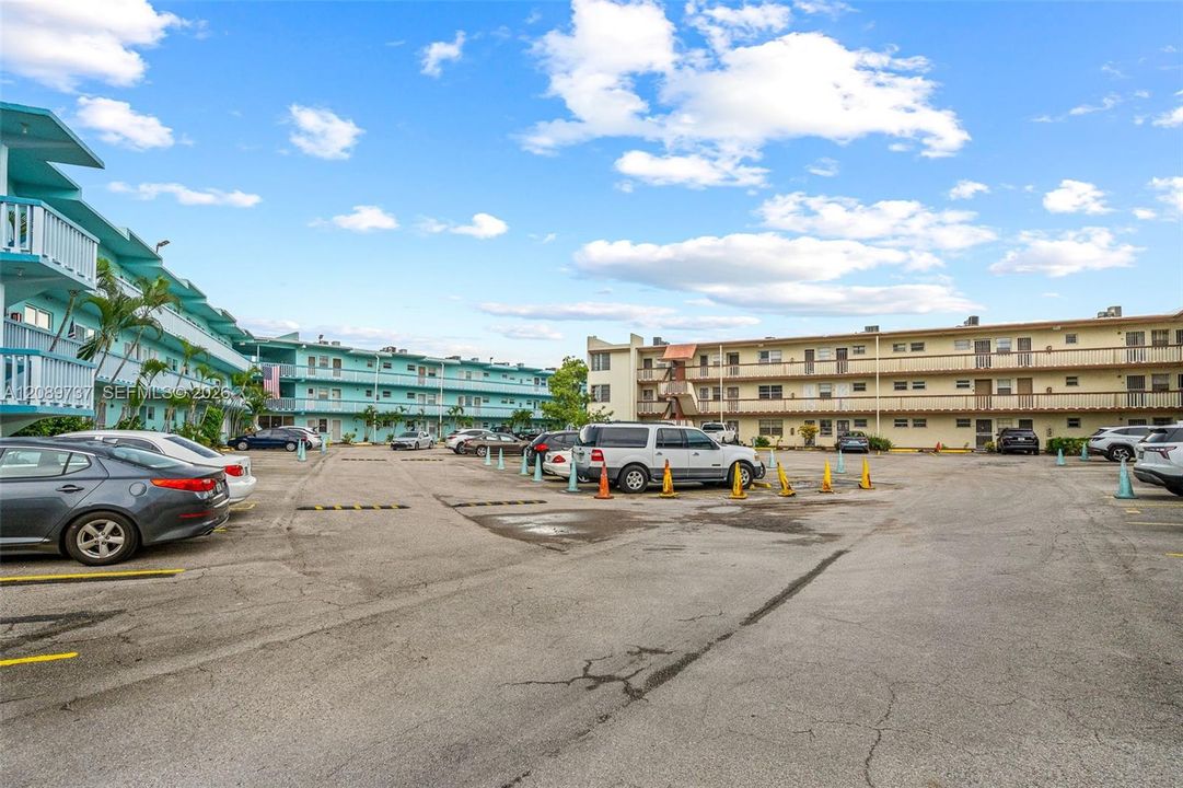 For Sale: $229,000 (2 beds, 2 baths, 1132 Square Feet)