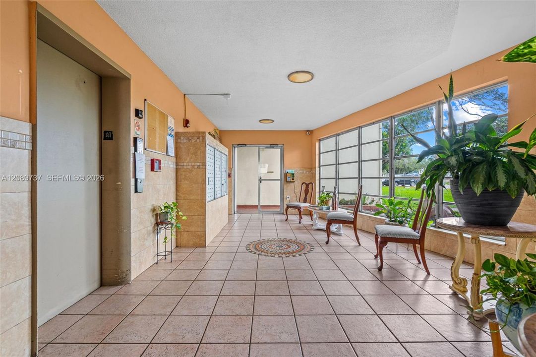For Sale: $229,000 (2 beds, 2 baths, 1132 Square Feet)