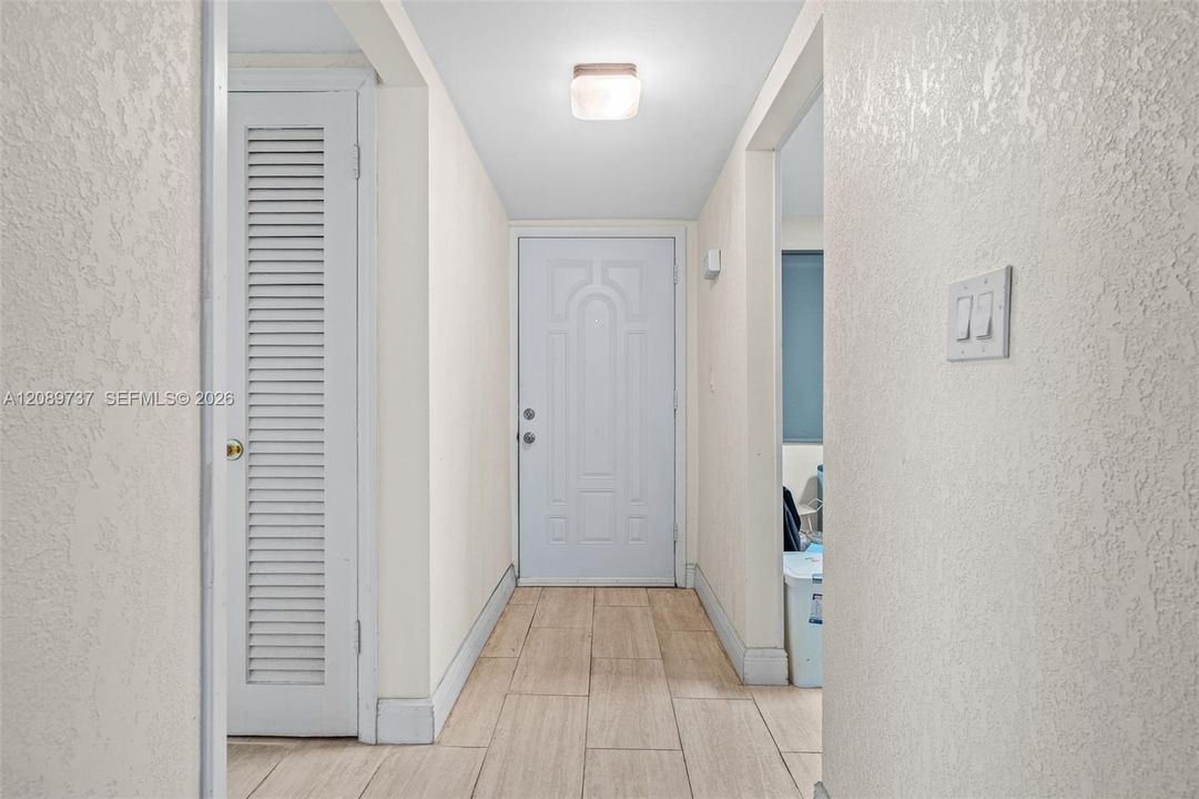 For Sale: $229,000 (2 beds, 2 baths, 1132 Square Feet)