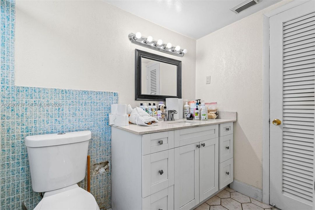 For Sale: $229,000 (2 beds, 2 baths, 1132 Square Feet)