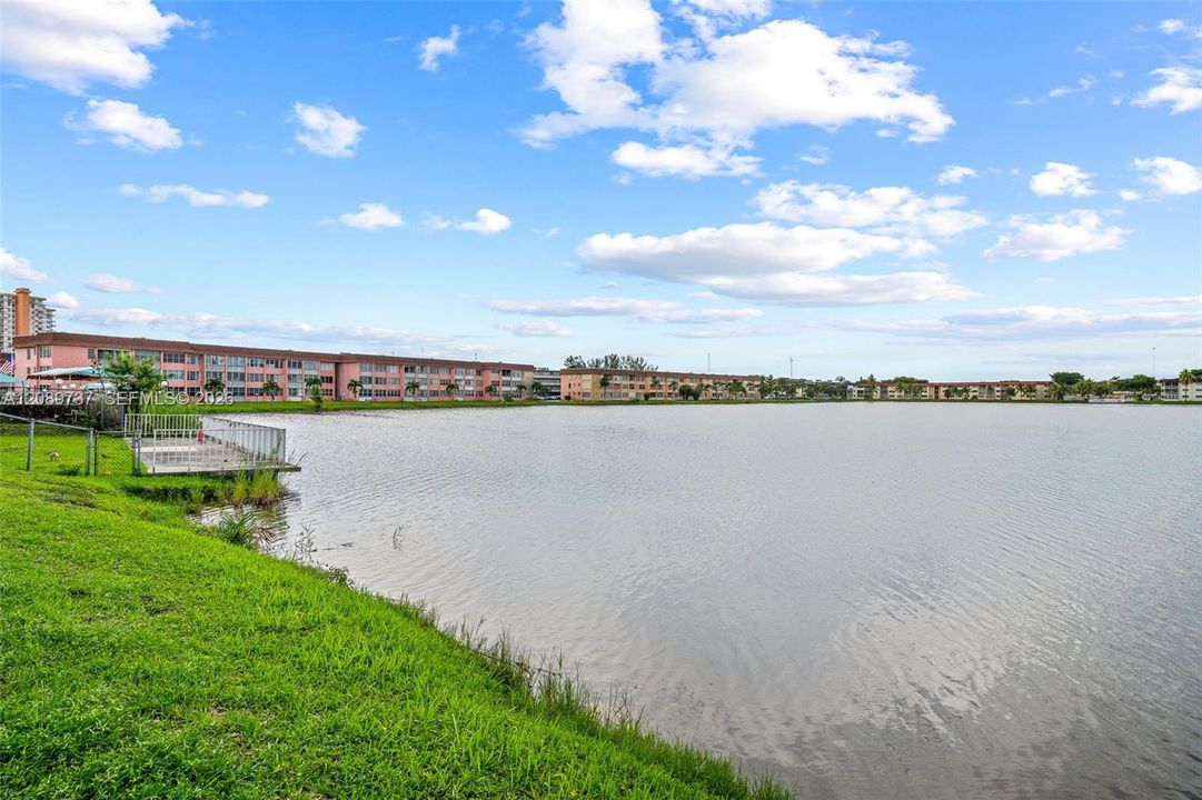 For Sale: $229,000 (2 beds, 2 baths, 1132 Square Feet)