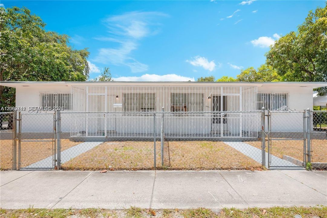 For Rent: $2,295 (2 beds, 1 baths, 1540 Square Feet)