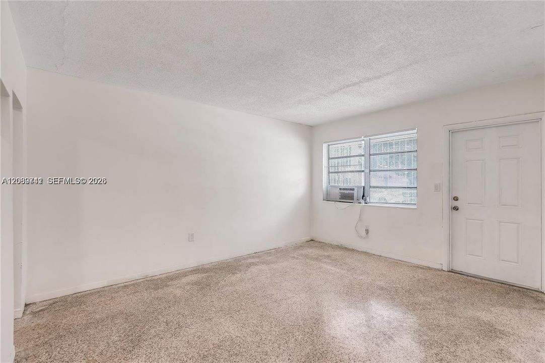 For Rent: $2,295 (2 beds, 1 baths, 1540 Square Feet)