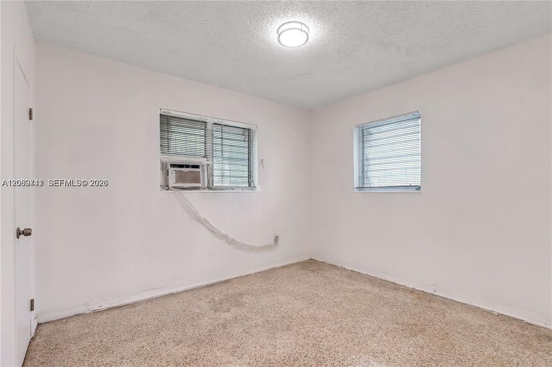 For Rent: $2,295 (2 beds, 1 baths, 1540 Square Feet)