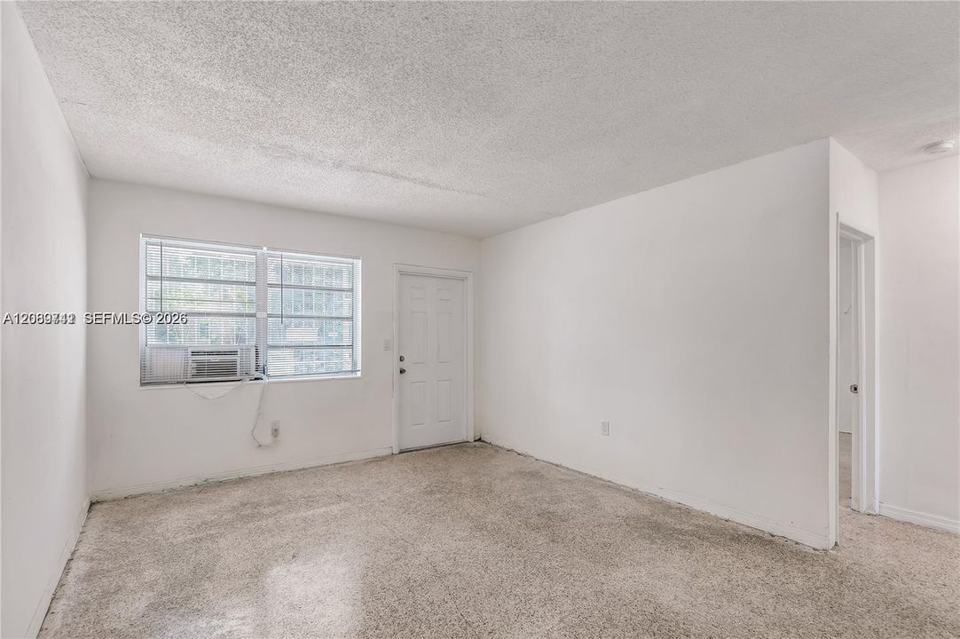 For Rent: $2,295 (2 beds, 1 baths, 1540 Square Feet)
