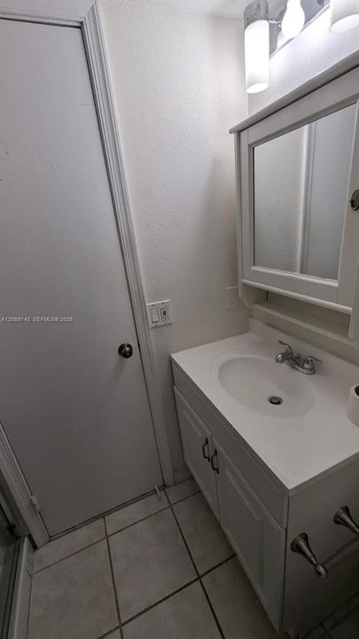 En Venta: $215,000 (2 camas, 2 baños, 1091 Pies cuadrados)