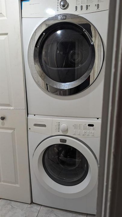 En Venta: $215,000 (2 camas, 2 baños, 1091 Pies cuadrados)