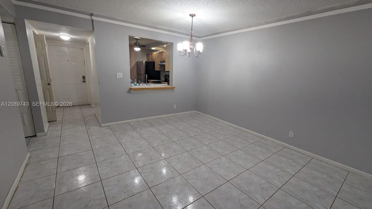 En Venta: $215,000 (2 camas, 2 baños, 1091 Pies cuadrados)