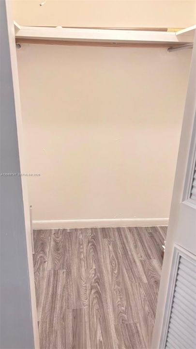 Active With Contract: $1,800 (1 beds, 1 baths, 614 Square Feet)