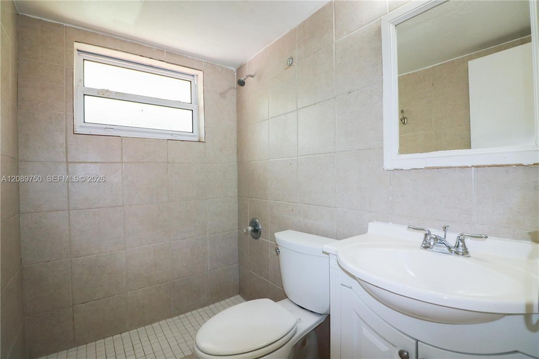 В аренду: $1,600 (1 спален, 1 ванн, 700 Квадратных фут)