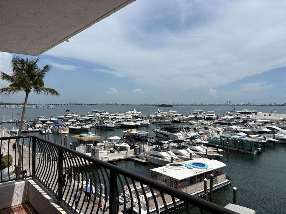 For Rent: $1,999 (0 beds, 1 baths, 400 Square Feet)